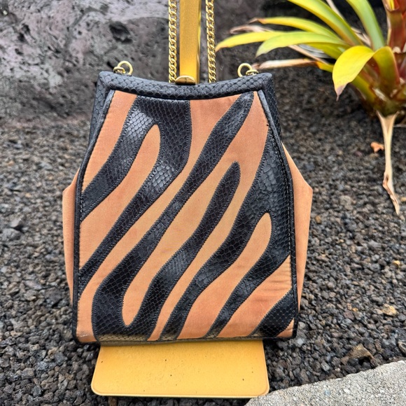 Sharif Handbags - Vintage Sharif USA Tiger Stripe Suede Snakeskin Crossbody Gold Chain